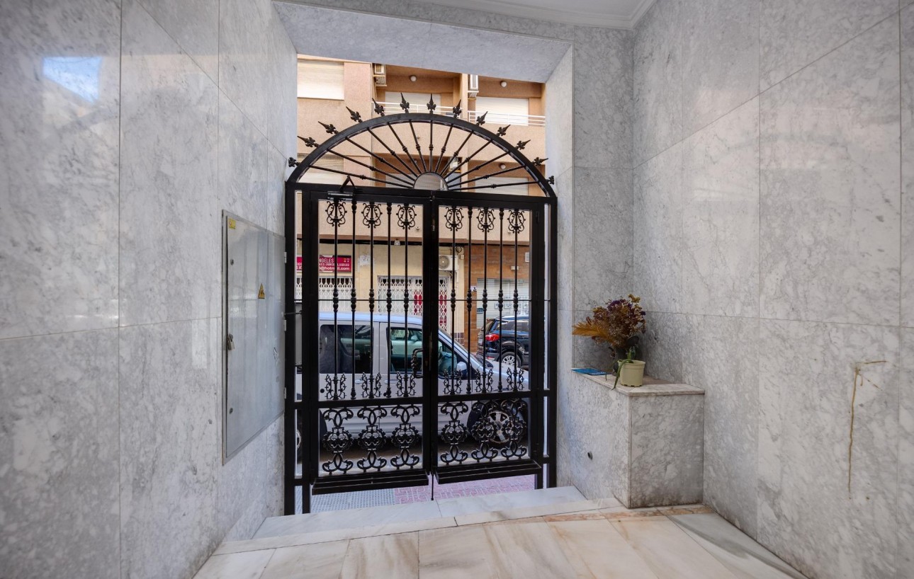 Resale - Wohnung - Torrevieja - Las Piscinas Naturales