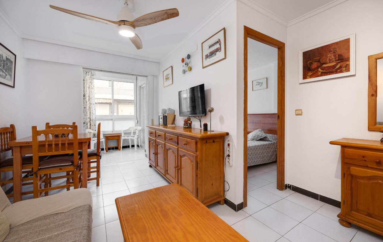 Venta - Apartamento - Torrevieja - Playa de los locos