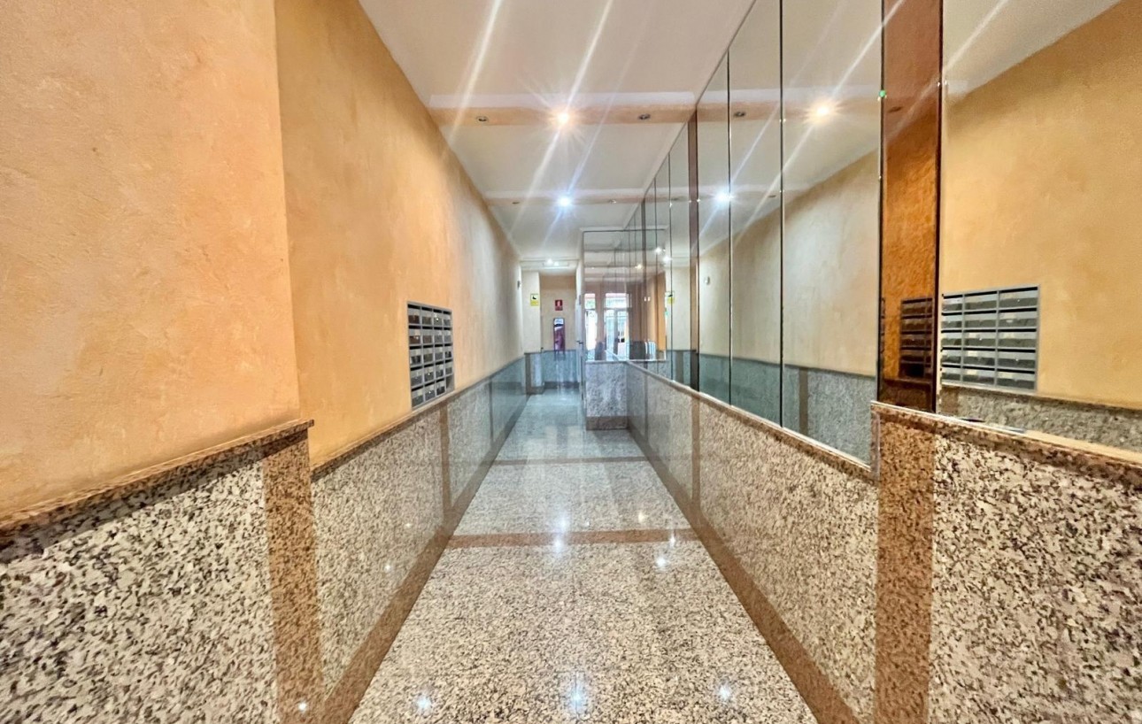 Revente - Appartement - Torrevieja - Centro