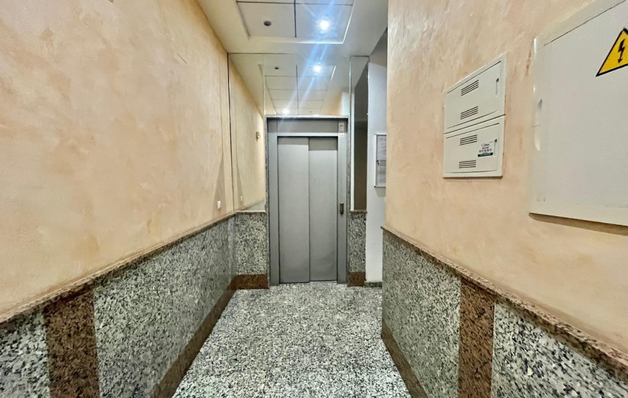 Revente - Appartement - Torrevieja - Centro