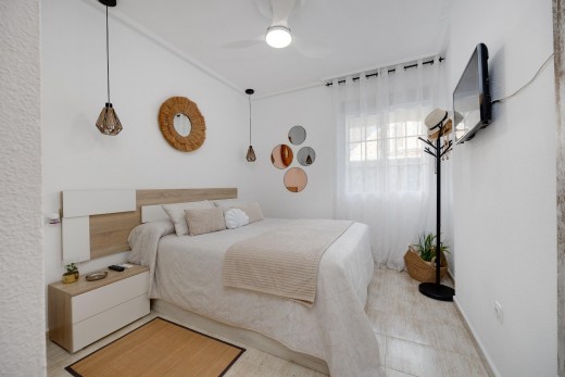 Resale - Bungalow Planta Baja - Torrevieja - Torreblanca