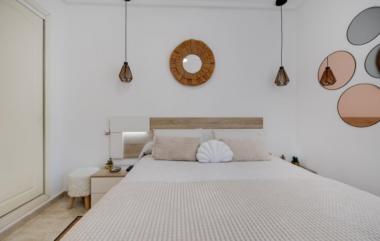 Resale - Bungalow Planta Baja - Torrevieja - Torreblanca