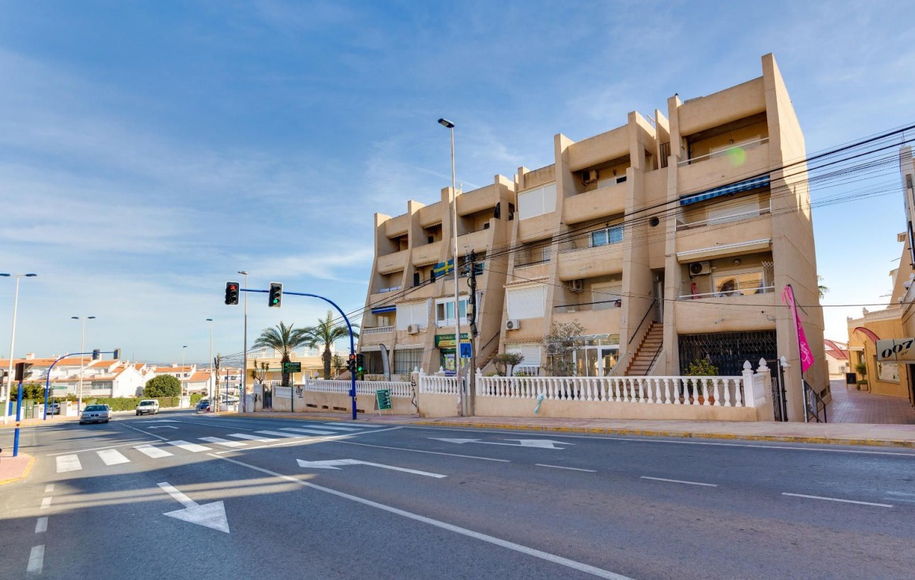 Sale - Apartment - Torrevieja - La Mata