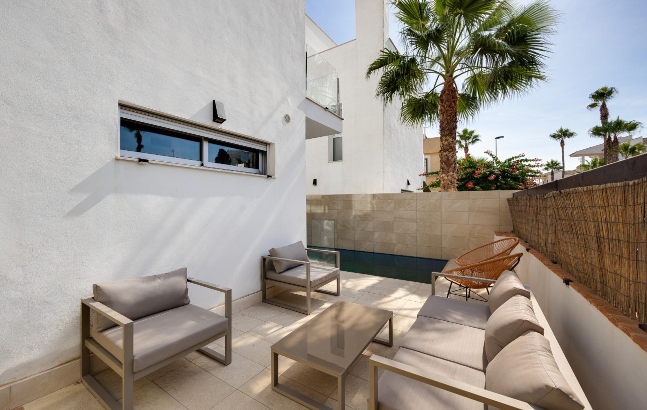 Sale - Chalet - Torrevieja - Los Frutales