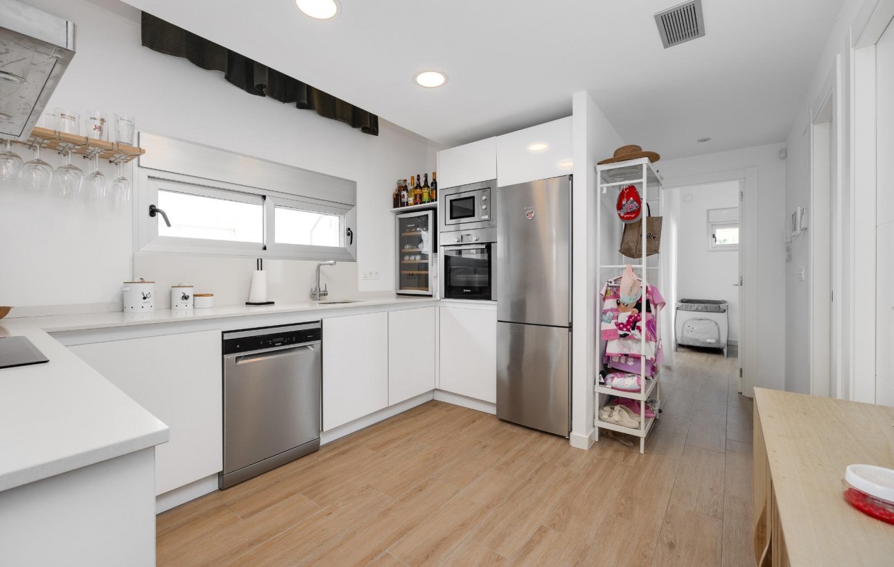 Sale - Chalet - Torrevieja - Los Frutales