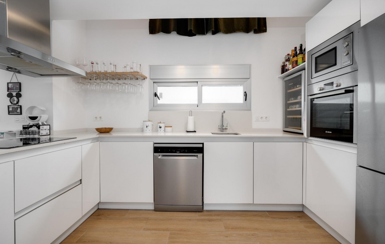 Sale - Chalet - Torrevieja - Los Frutales