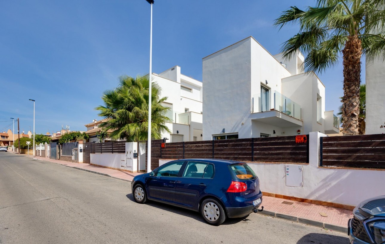 Sale - Chalet - Torrevieja - Los Frutales