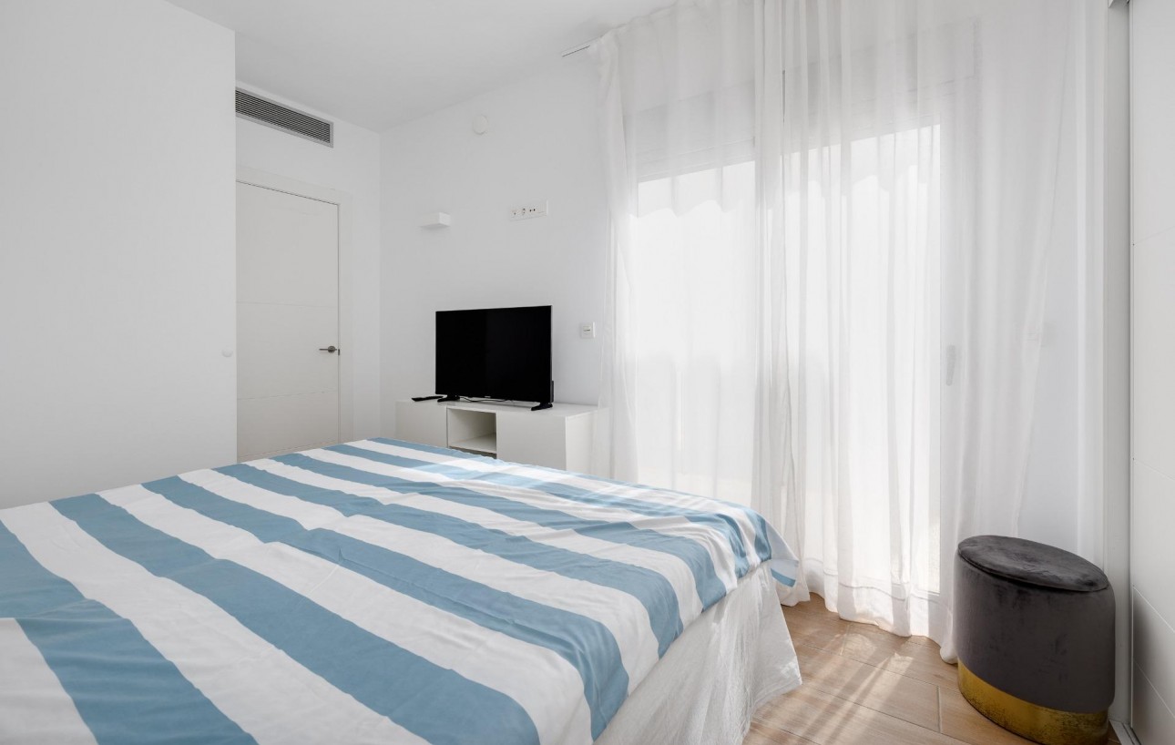 Sale - Chalet - Torrevieja - Los Frutales