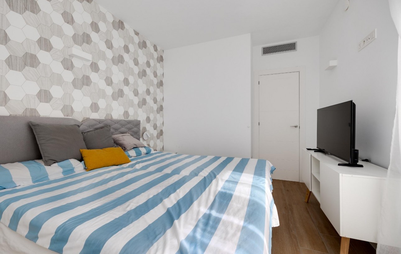 Sale - Chalet - Torrevieja - Los Frutales