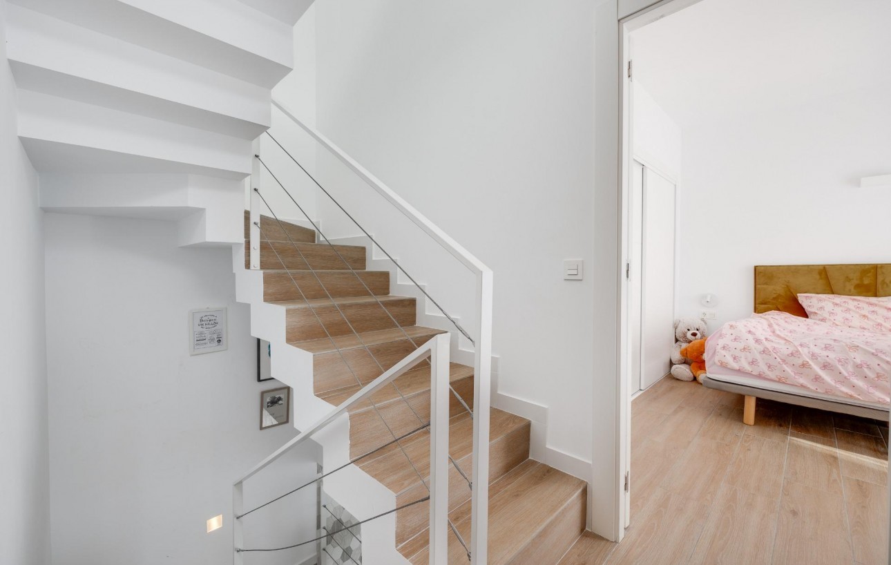 Sale - Chalet - Torrevieja - Los Frutales