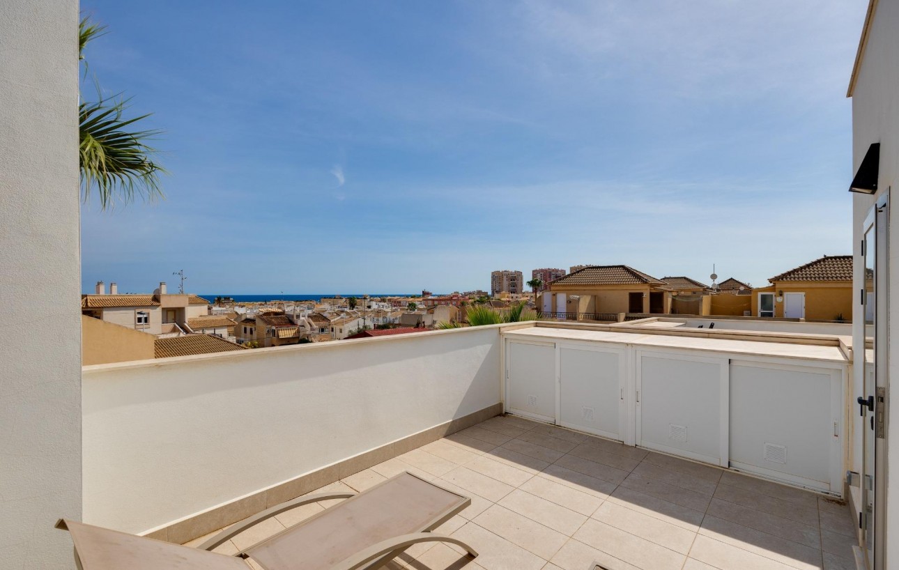 Sale - Chalet - Torrevieja - Los Frutales