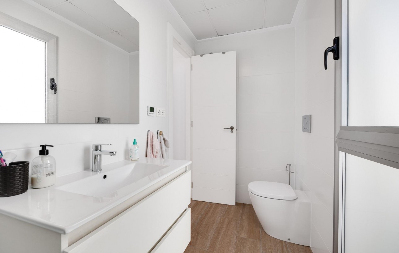 Sale - Chalet - Torrevieja - Los Frutales