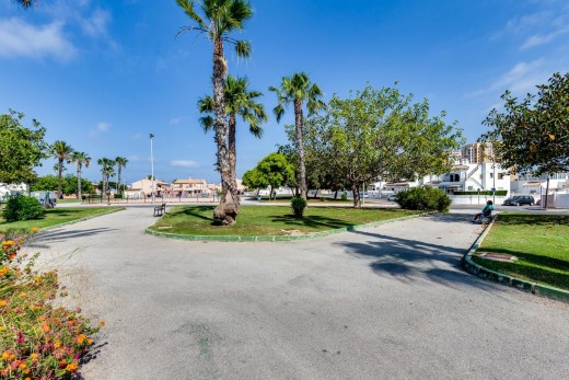 Sale - Chalet - Torrevieja - Los Frutales