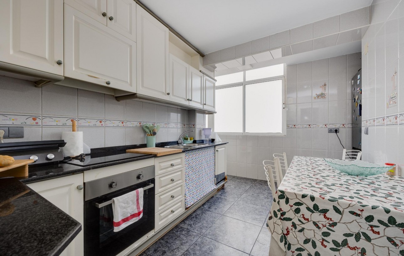 Resale - Wohnung - Torrevieja - Centro