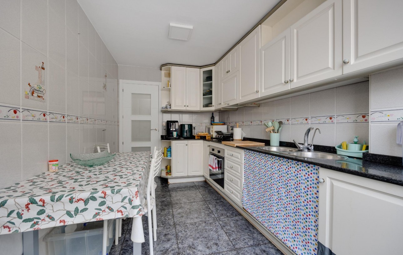 Resale - Wohnung - Torrevieja - Centro