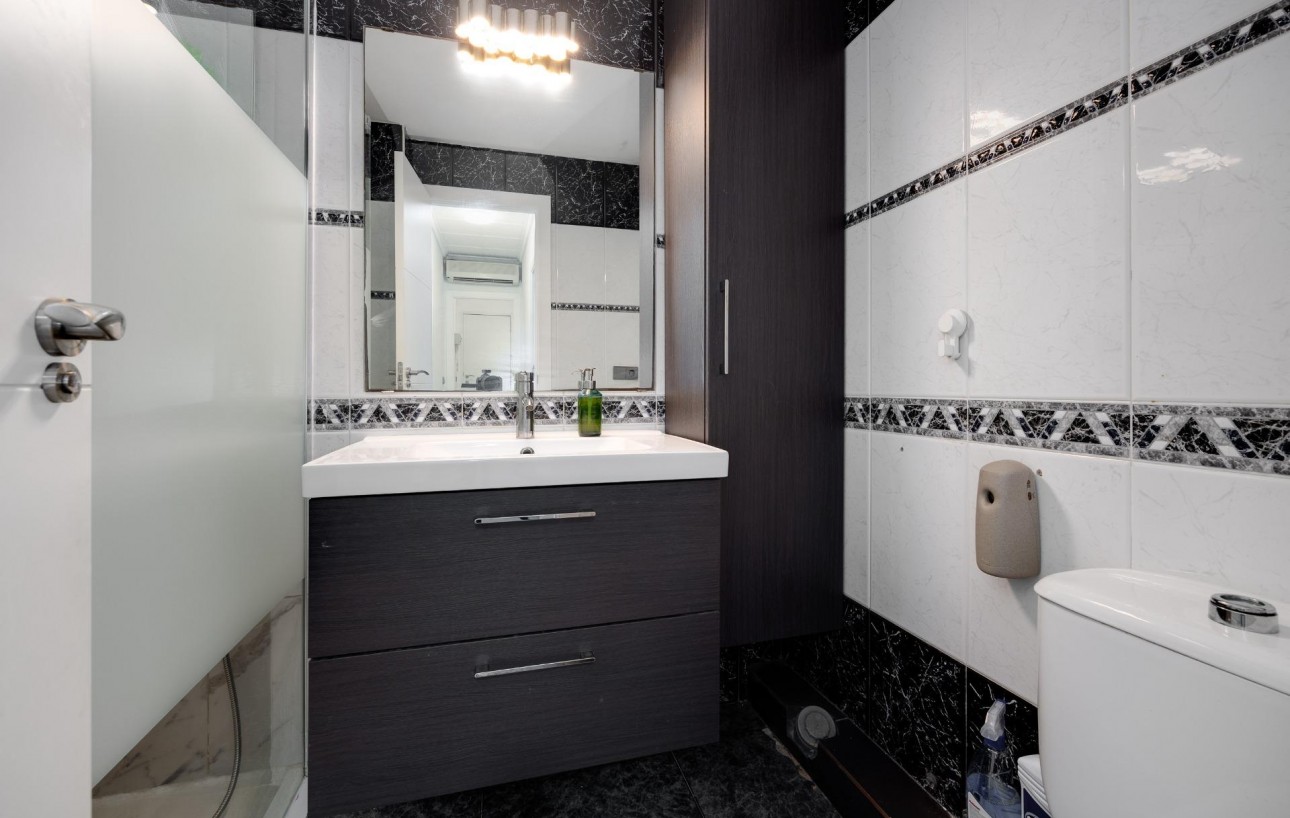 Resale - Wohnung - Torrevieja - Centro