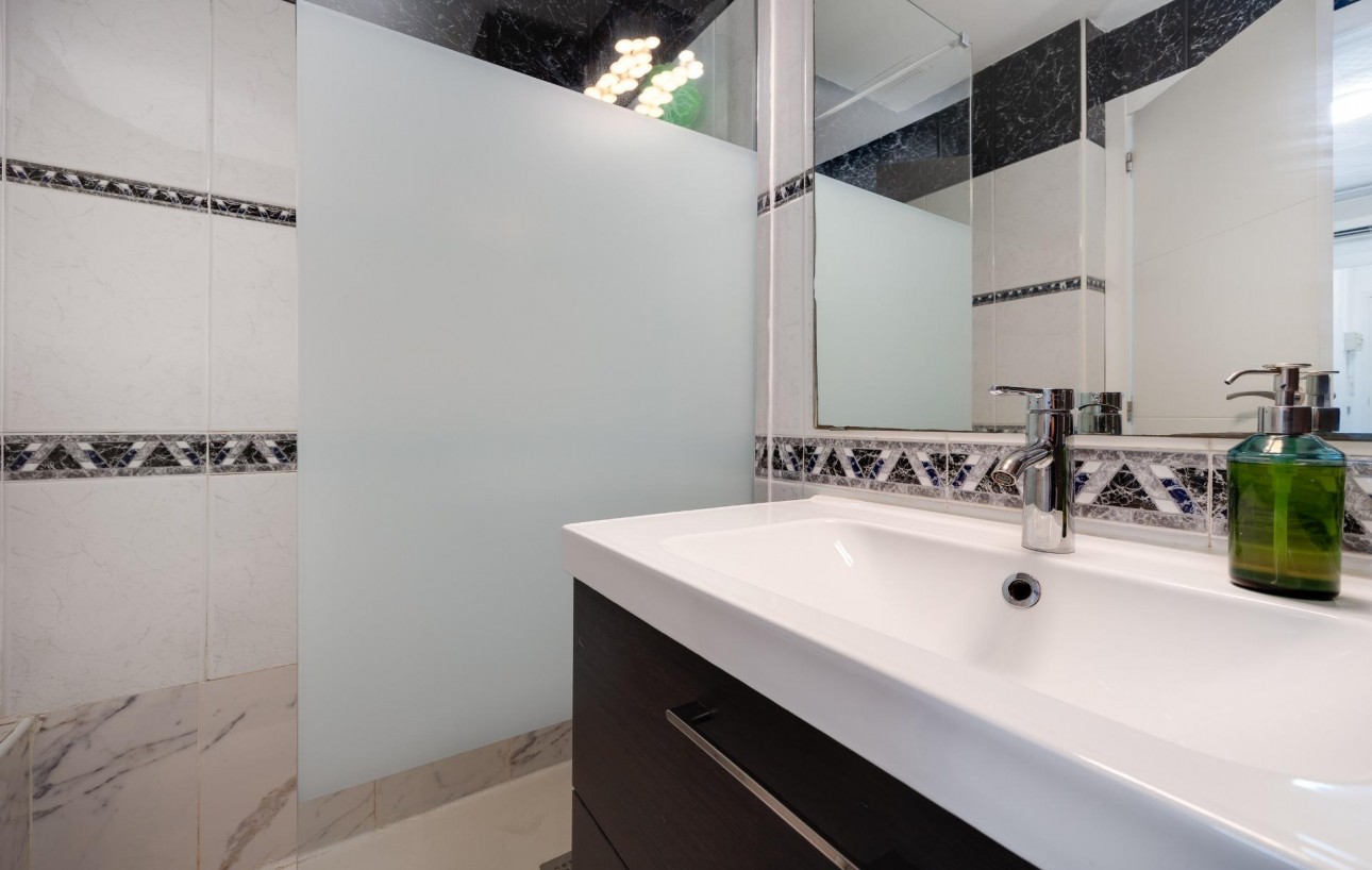 Resale - Wohnung - Torrevieja - Centro