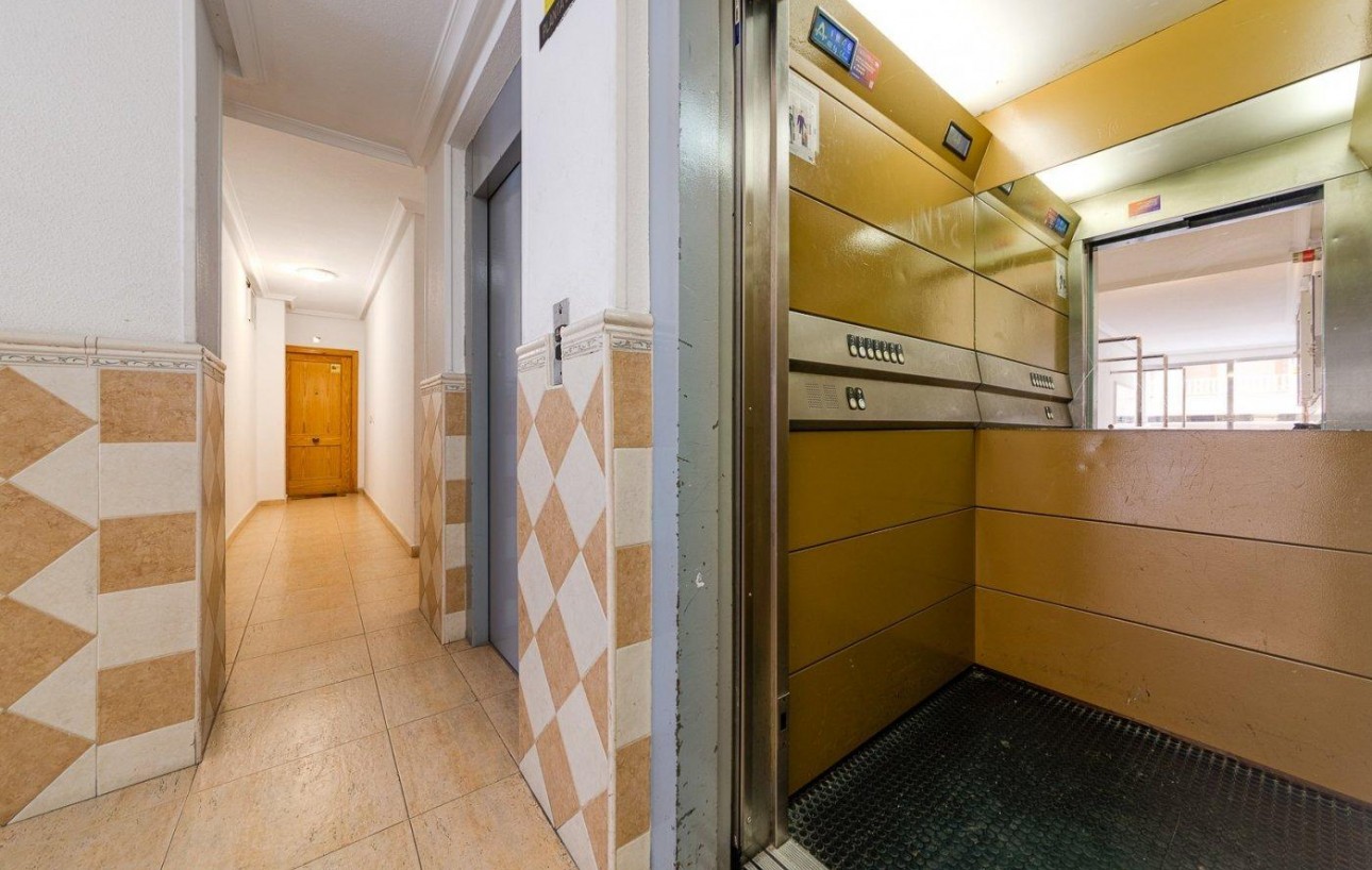 Resale - Lägenhet - Torrevieja - Centro