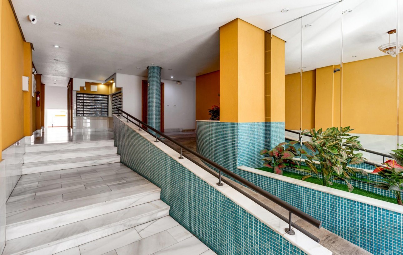 Resale - Lägenhet - Torrevieja - Playa del cura