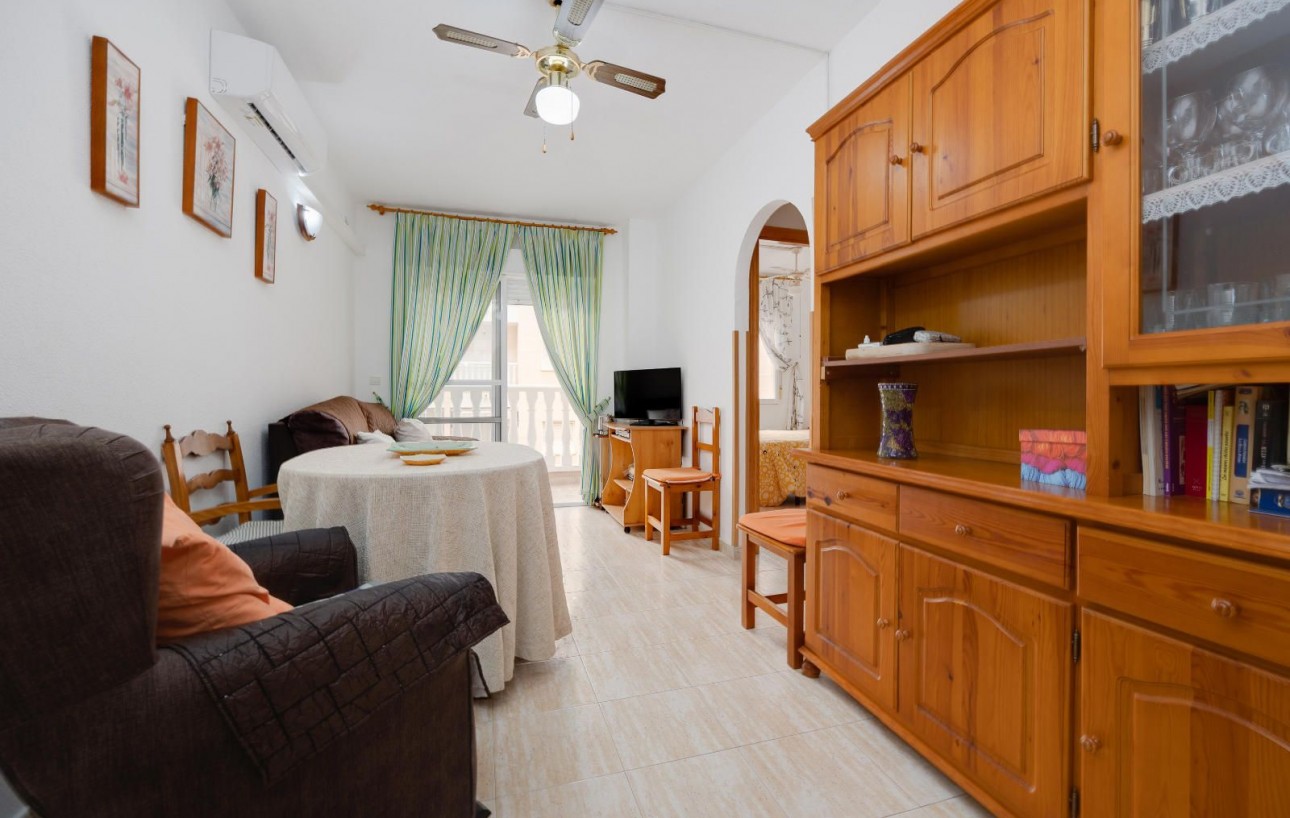 Resale - Lägenhet - Torrevieja - Playa del cura