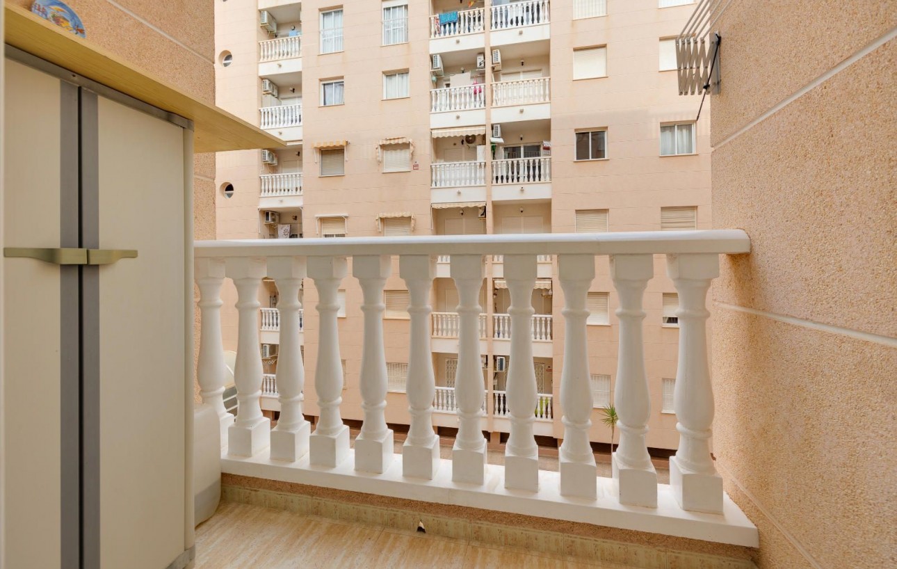 Resale - Lägenhet - Torrevieja - Playa del cura