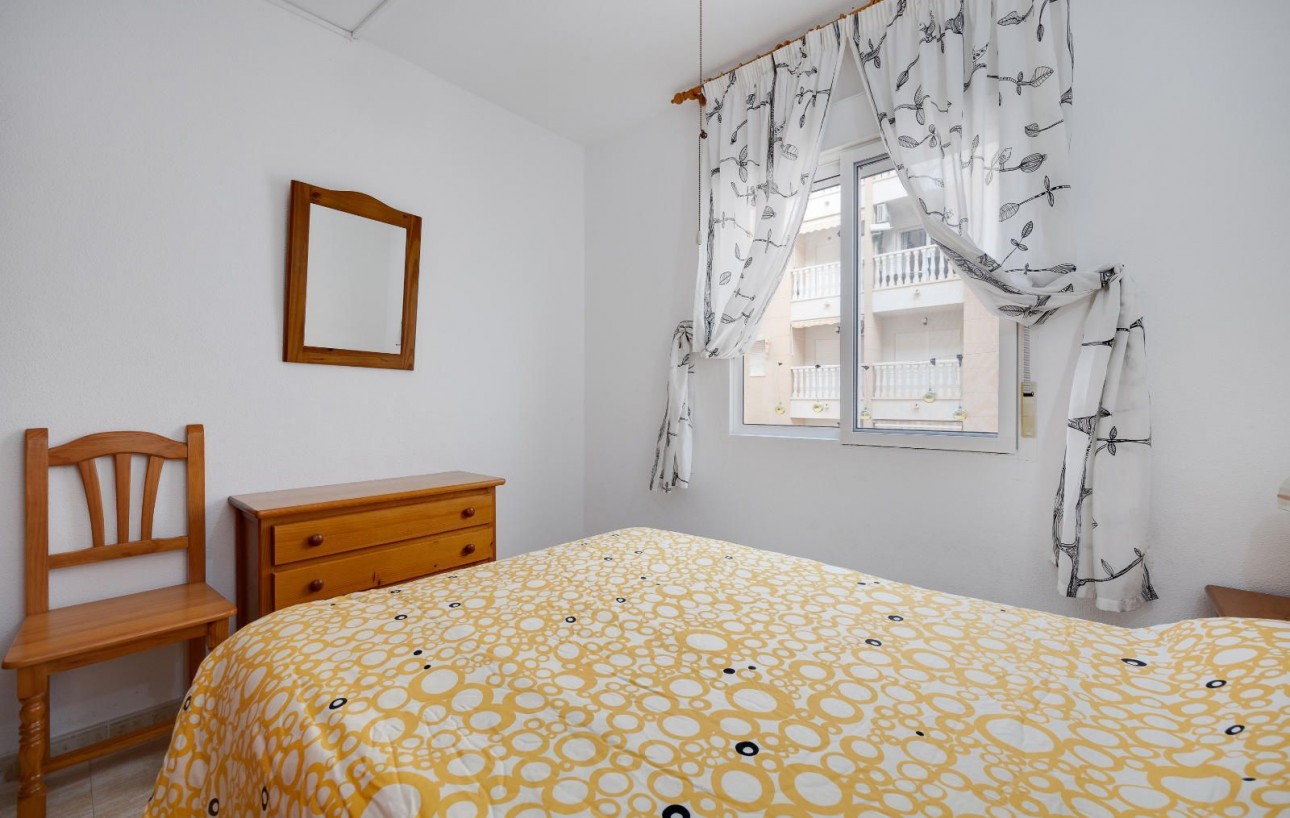 Resale - Lägenhet - Torrevieja - Playa del cura