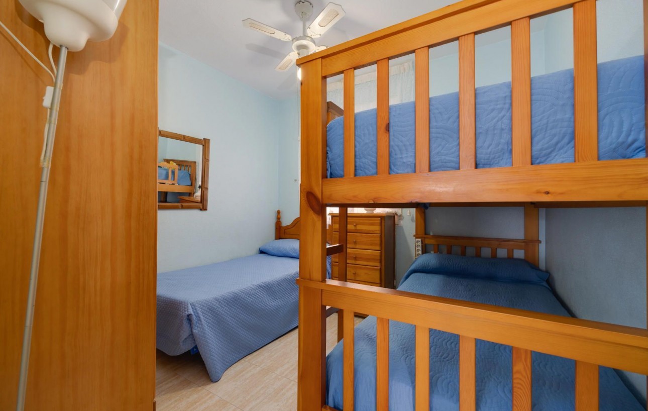 Resale - Lägenhet - Torrevieja - Playa del cura