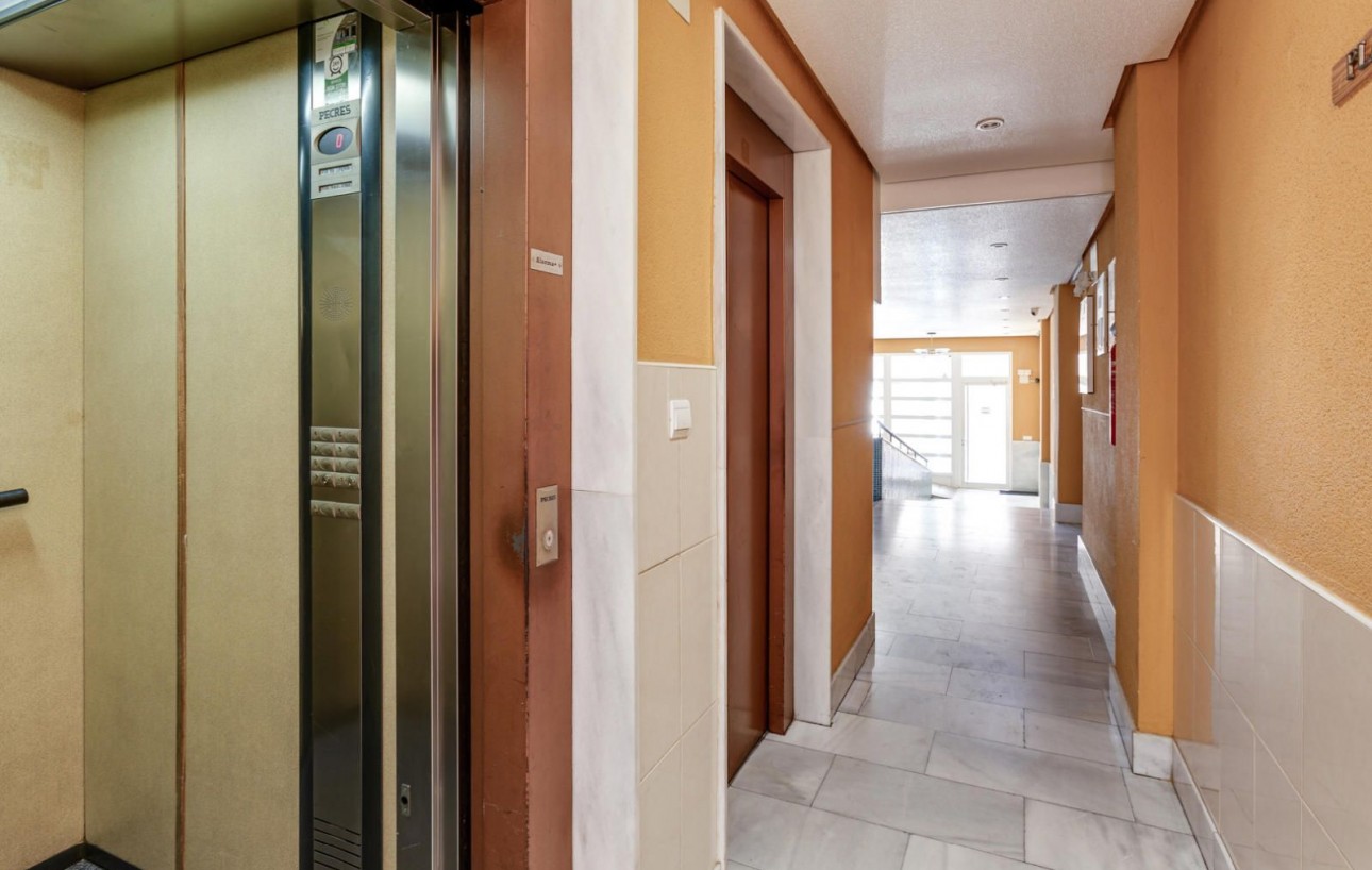 Resale - Lägenhet - Torrevieja - Playa del cura