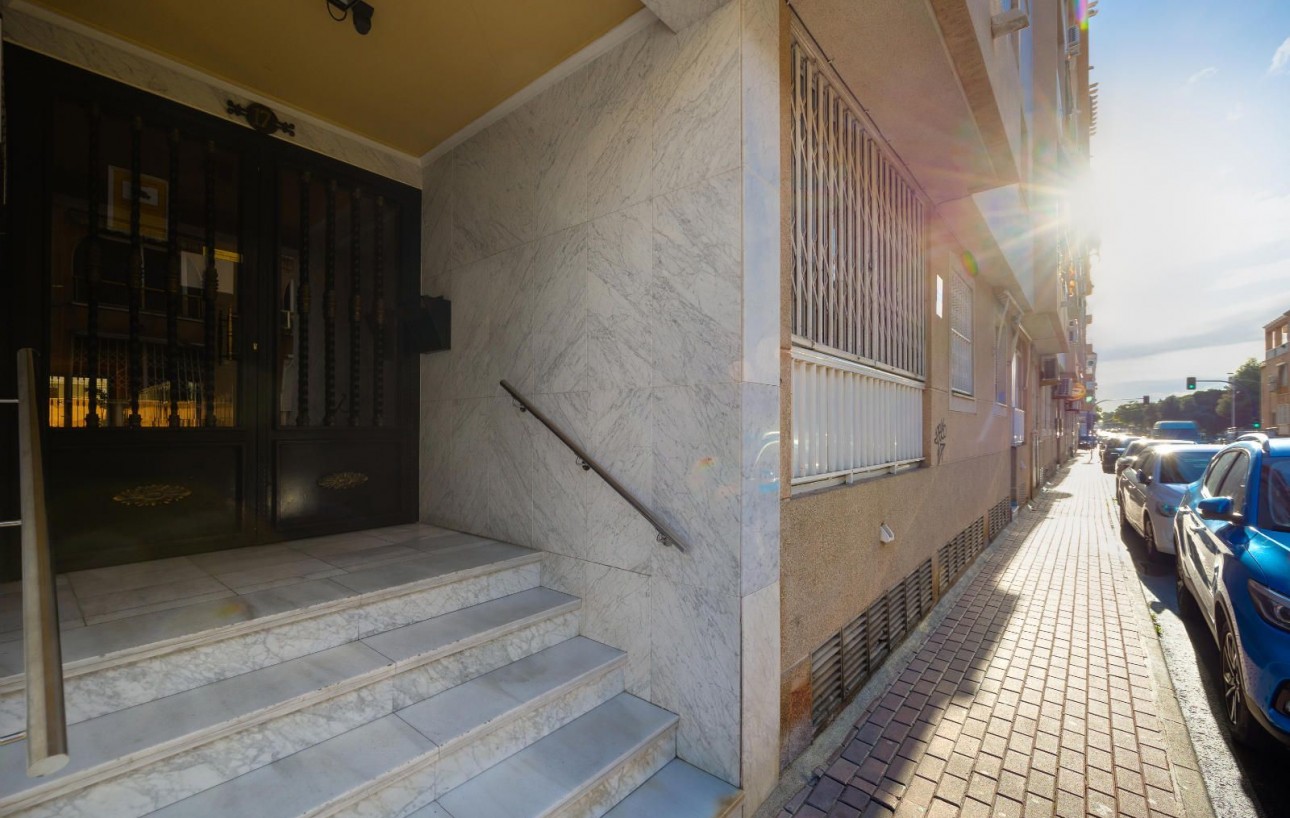 Resale - Lägenhet - Torrevieja - Acequion