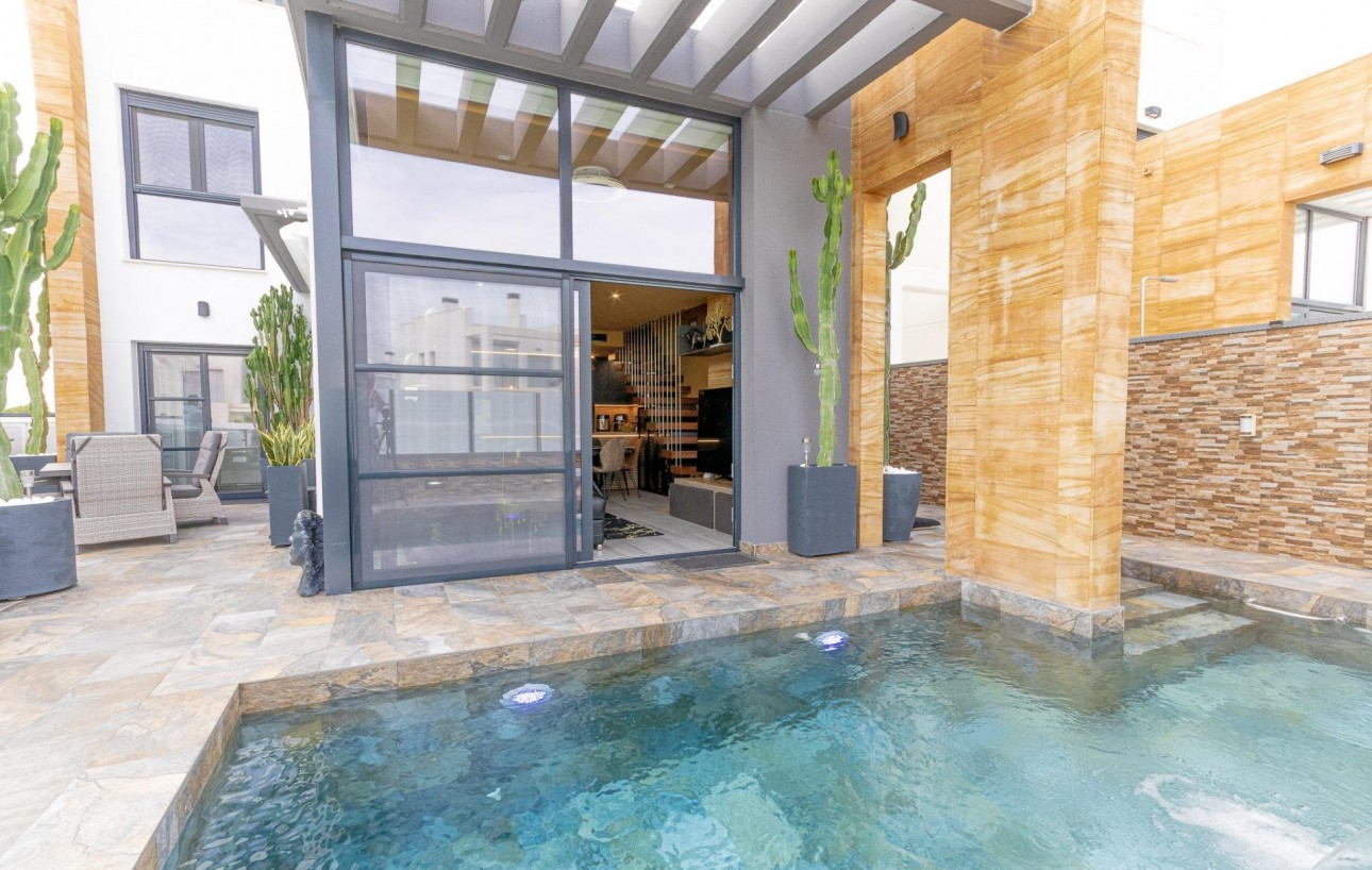 Resale - Villa de Lujo - Orihuela Costa - Lomas de Cabo Roig