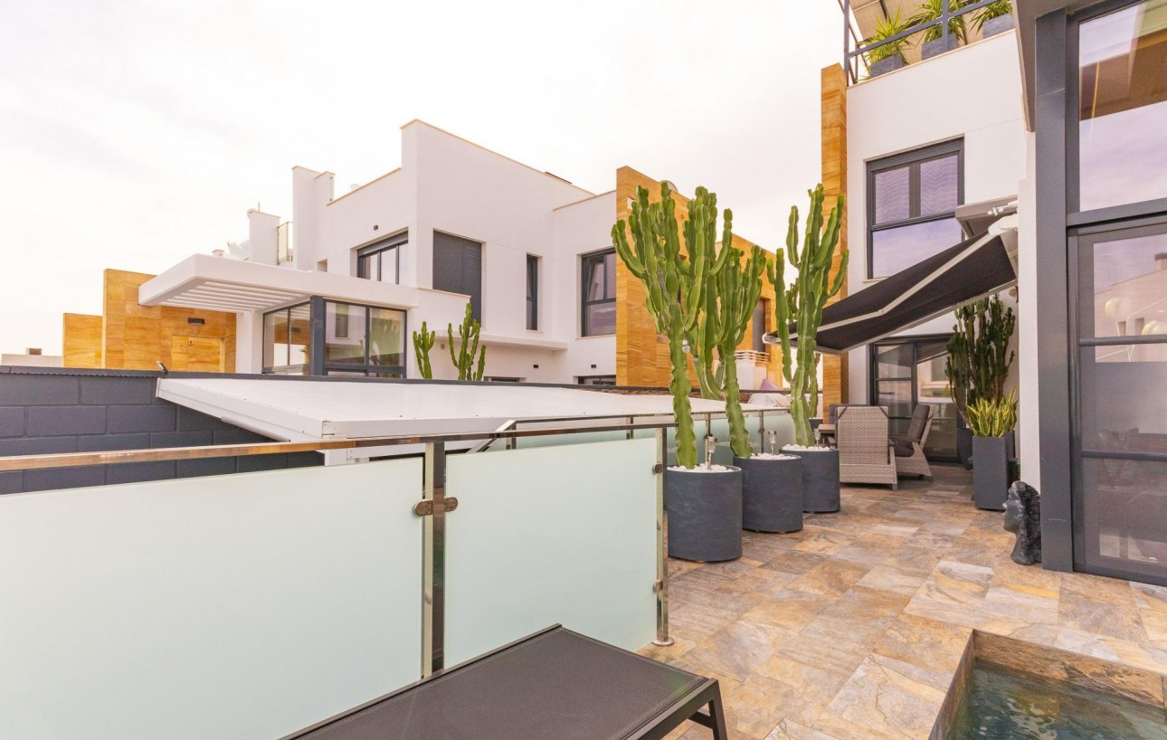 Resale - Villa de Lujo - Orihuela Costa - Lomas de Cabo Roig