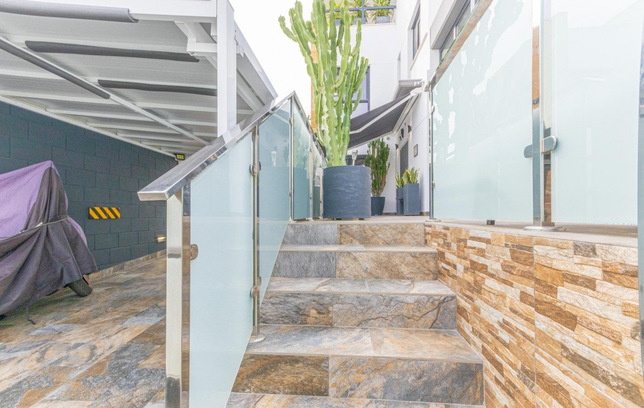 Resale - Villa de Lujo - Orihuela Costa - Lomas de Cabo Roig