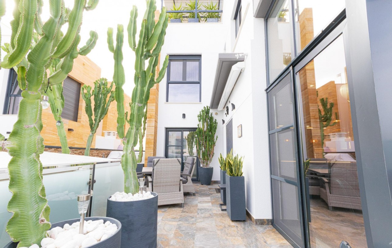 Resale - Villa de Lujo - Orihuela Costa - Lomas de Cabo Roig