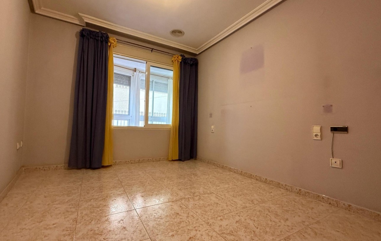 Resale - Piso - Torrevieja - Centro