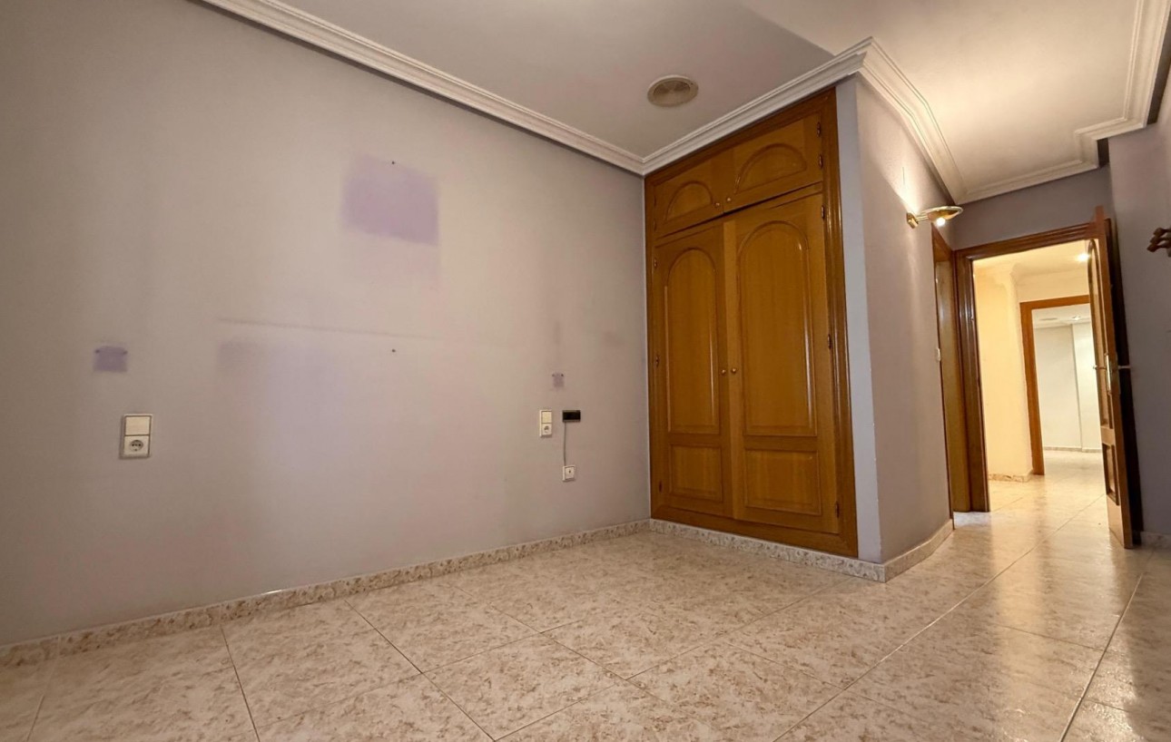 Resale - Piso - Torrevieja - Centro