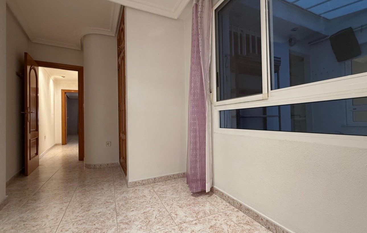 Resale - Piso - Torrevieja - Centro