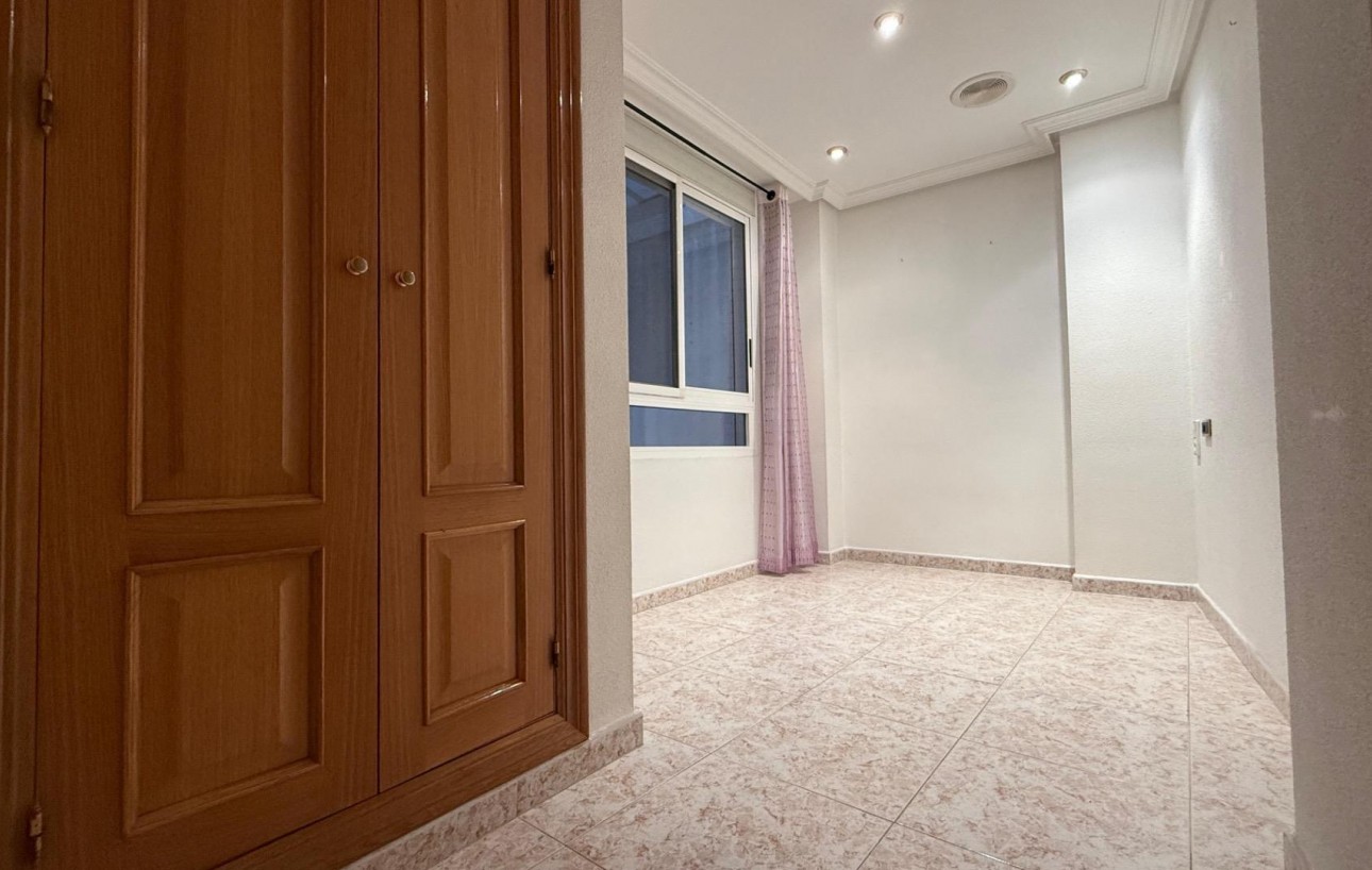 Resale - Piso - Torrevieja - Centro