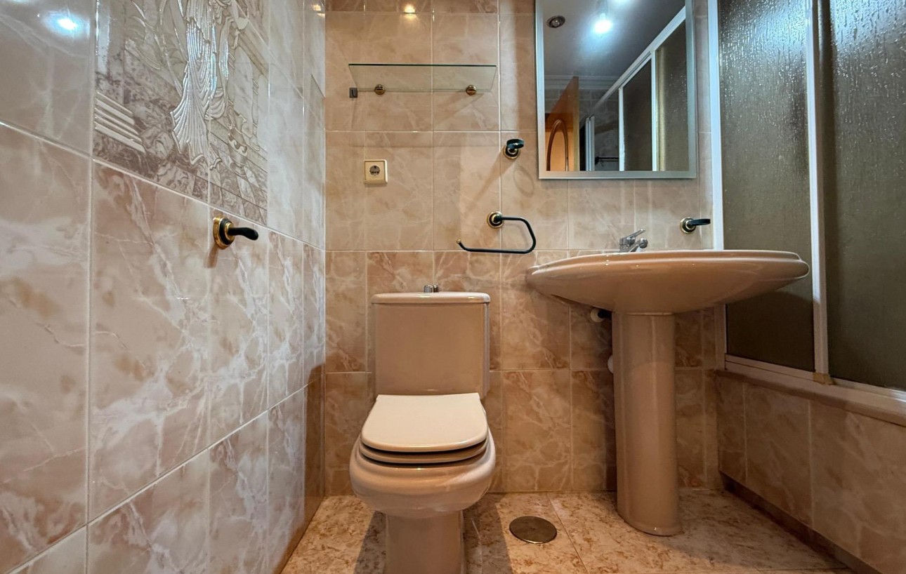 Resale - Piso - Torrevieja - Centro