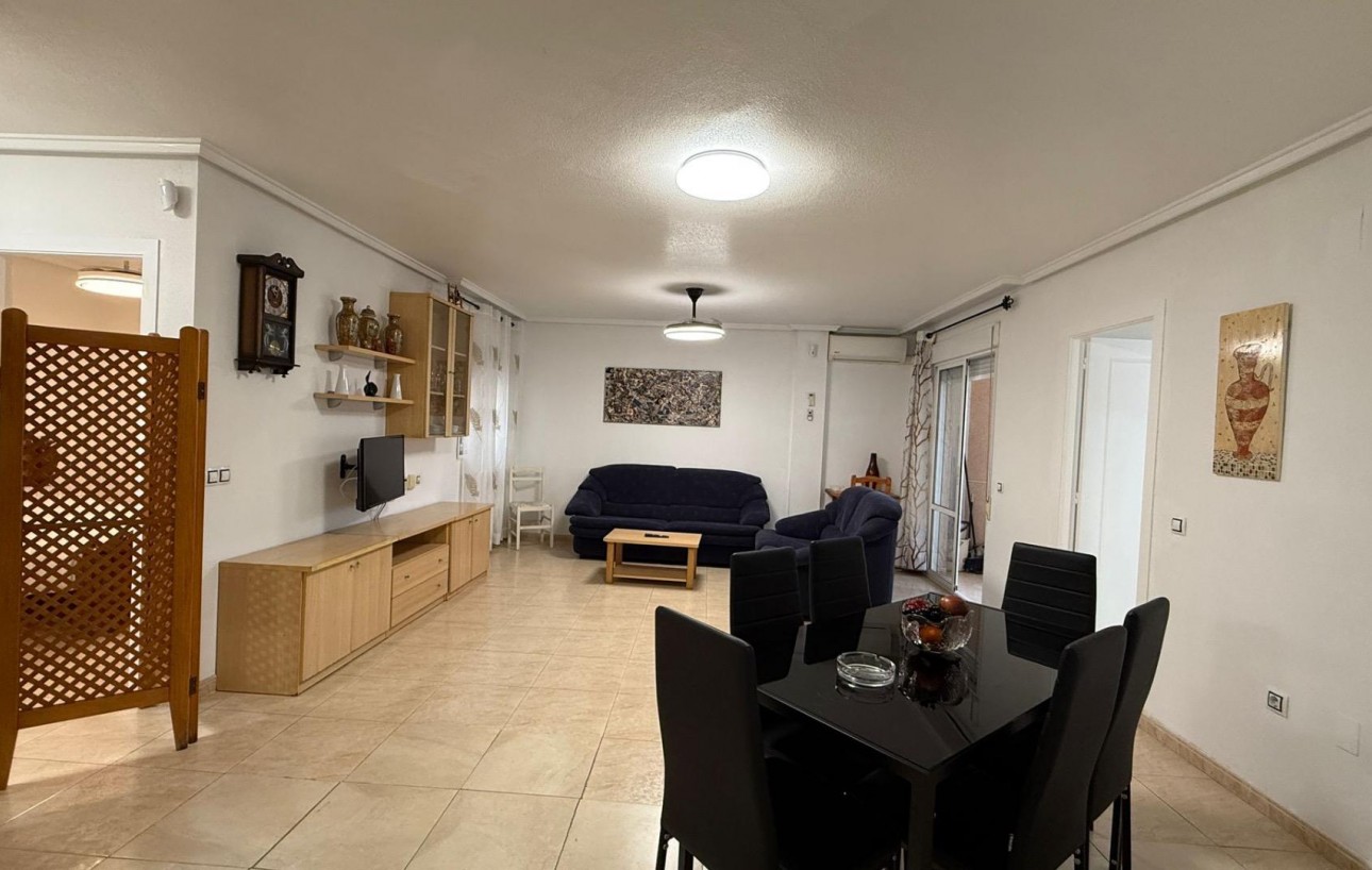 Revente - Attique - Torrevieja - Estacion de autobuses