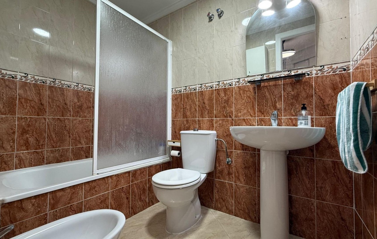 Revente - Attique - Torrevieja - Estacion de autobuses