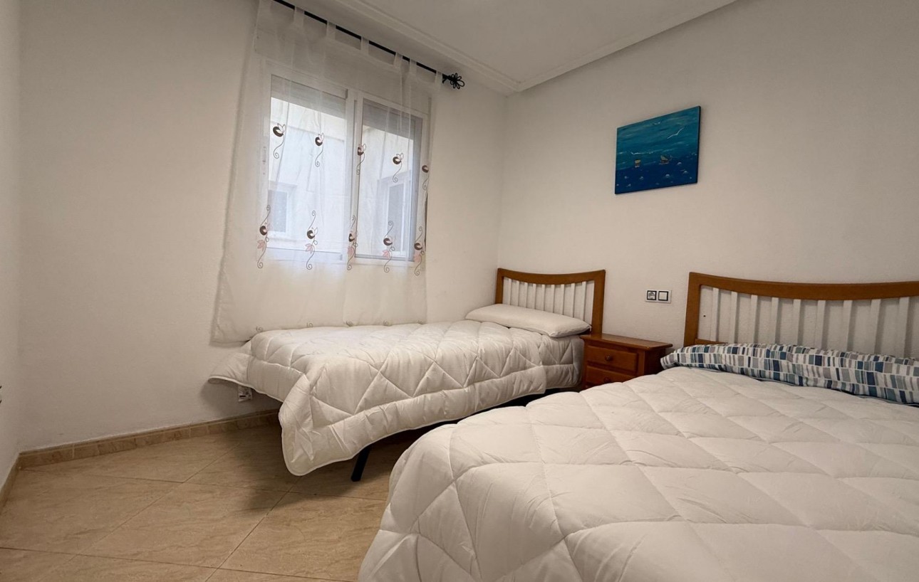 Revente - Attique - Torrevieja - Estacion de autobuses