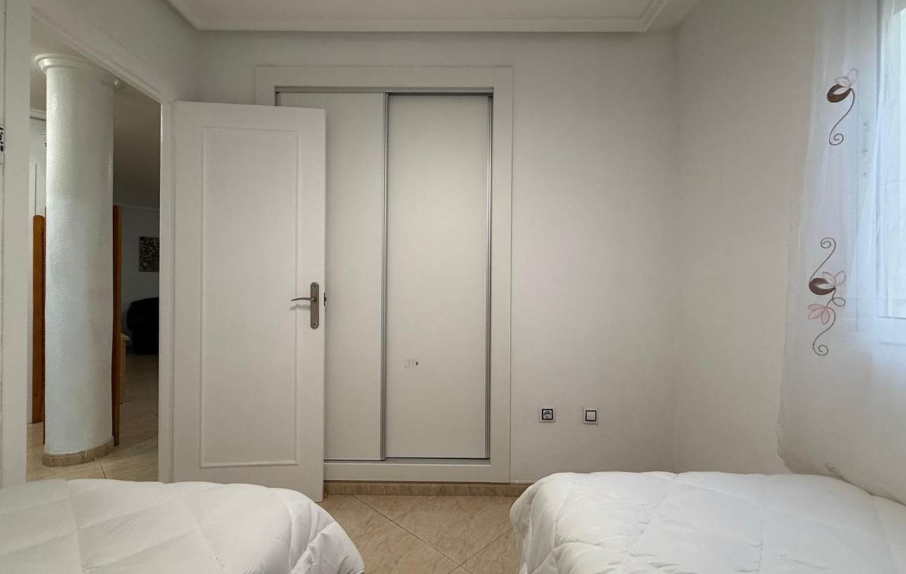 Revente - Attique - Torrevieja - Estacion de autobuses