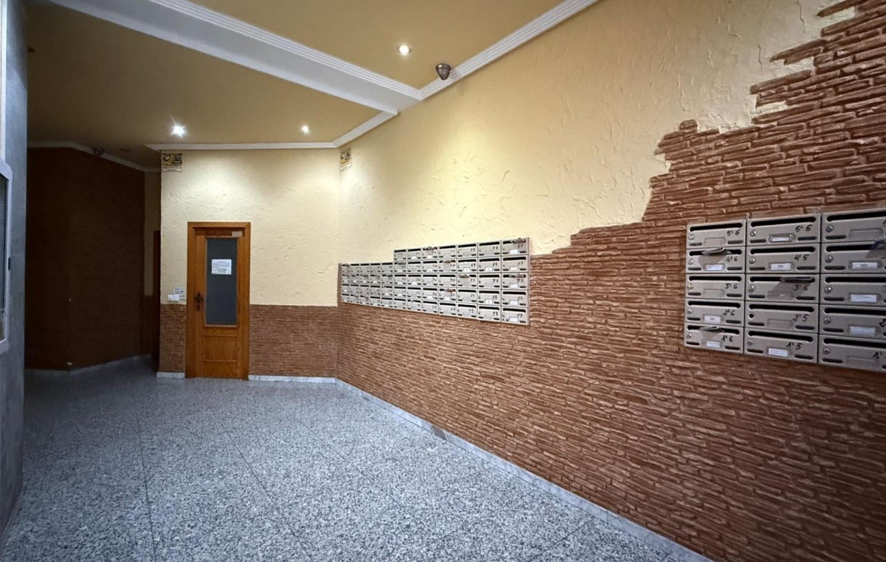 Revente - Attique - Torrevieja - Estacion de autobuses