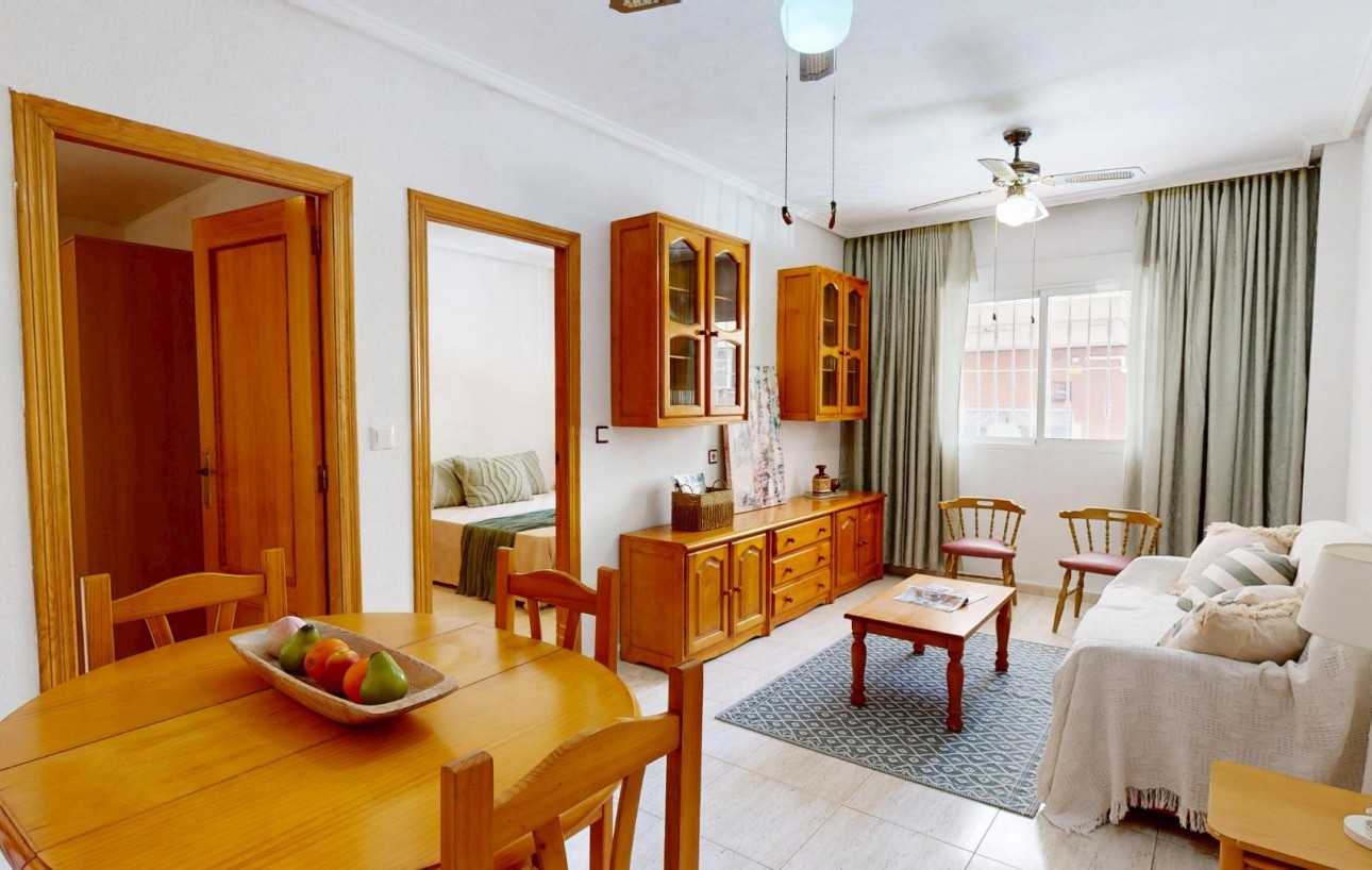 Resale - Planta baja - Torrevieja - Estacion de autobuses