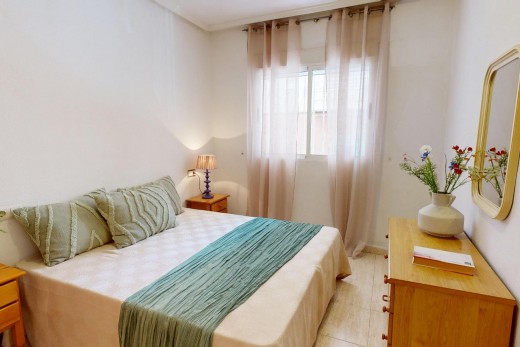 Resale - Planta baja - Torrevieja - Estacion de autobuses