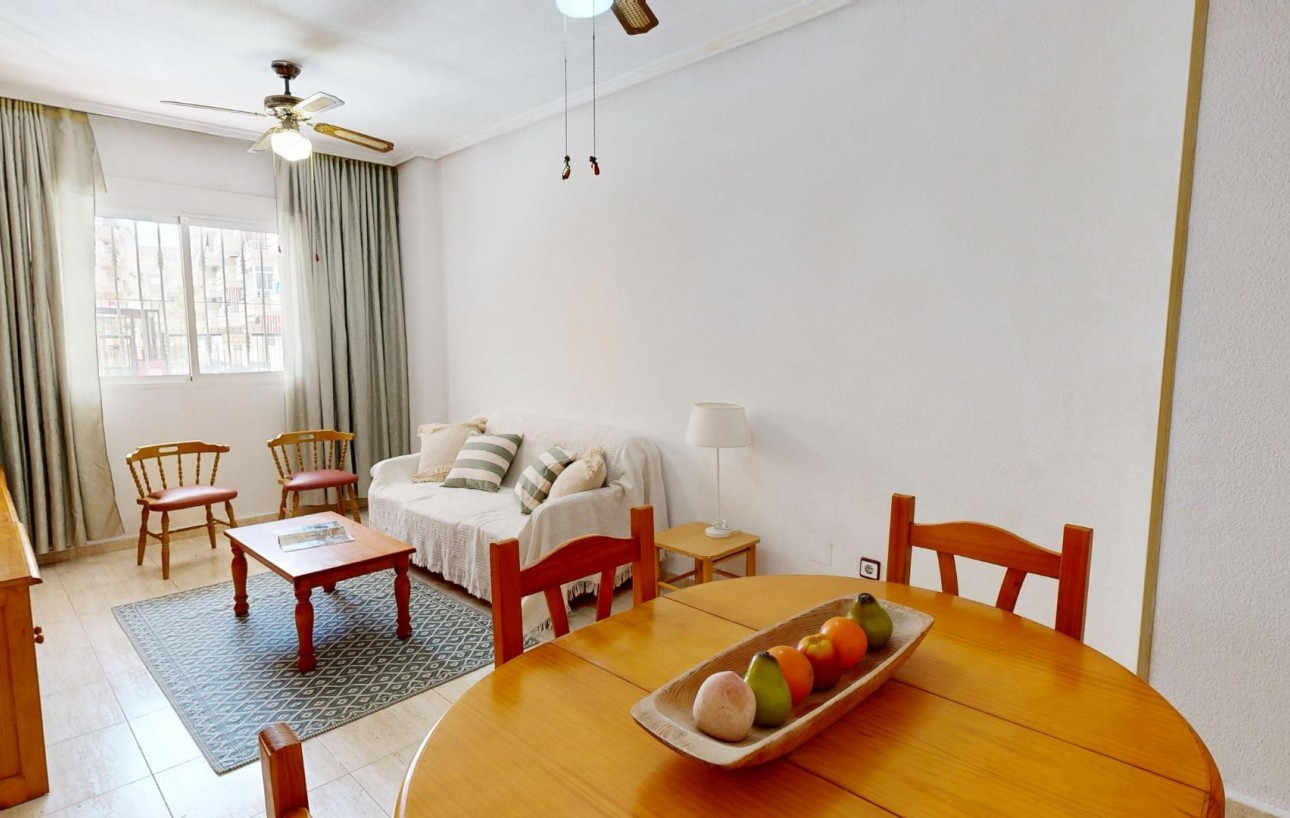 Resale - Planta baja - Torrevieja - Estacion de autobuses