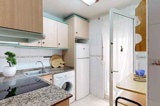 Resale - Planta baja - Torrevieja - Estacion de autobuses