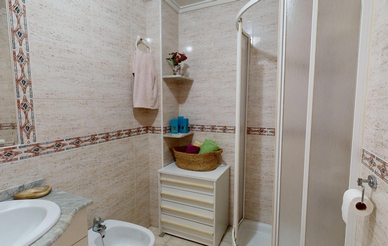 Resale - Planta baja - Torrevieja - Estacion de autobuses