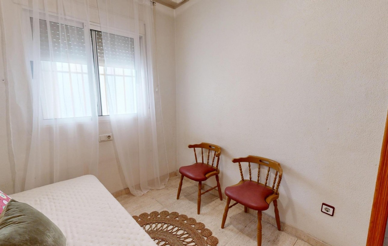 Resale - Planta baja - Torrevieja - Estacion de autobuses