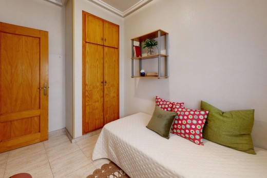 Resale - Planta baja - Torrevieja - Estacion de autobuses